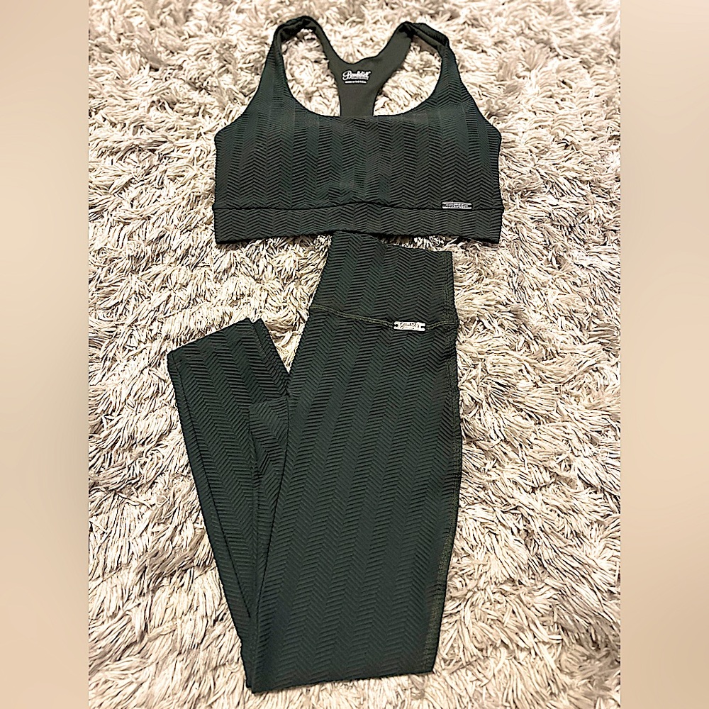 Bombshell Sportswear Chevron Leggings Set